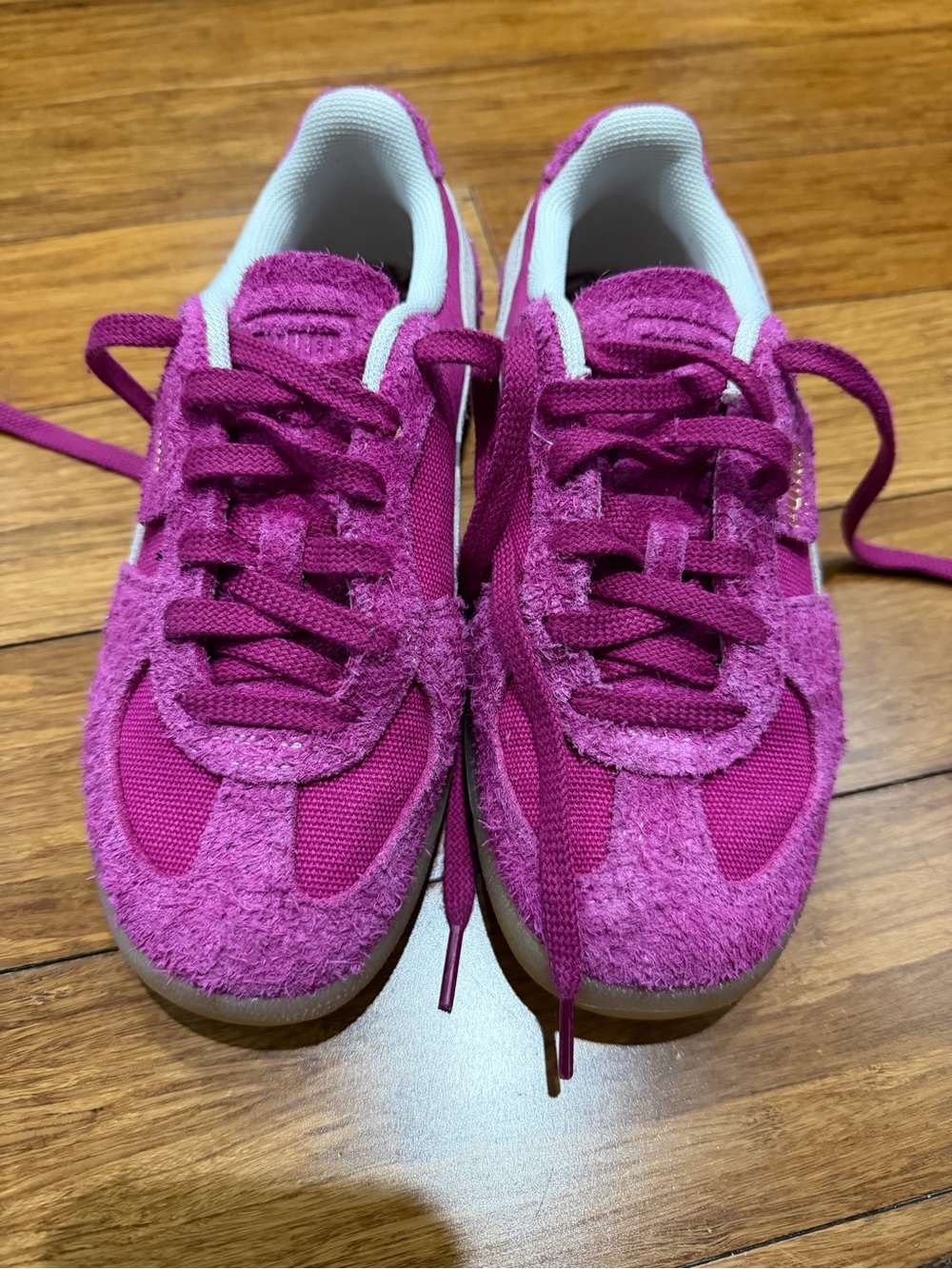 Puma Women’s Magenta Suede sneakers with White 7 US - Picture 4 of 5